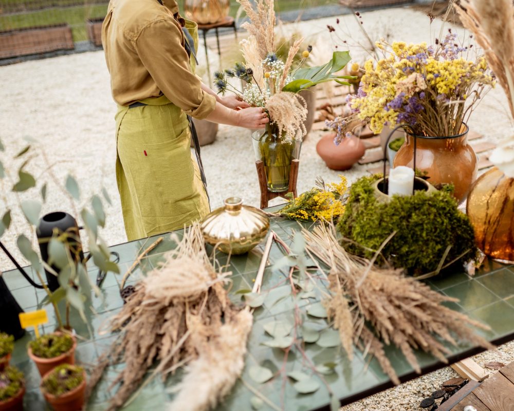 Making floral compositions